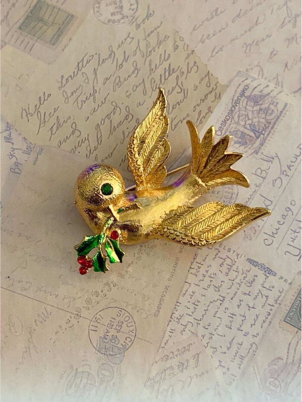 Vintage Textured Bird with Holly Berries and Christmas Greeting Pin